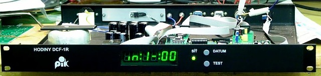 odkrytované hodiny DCF-1R